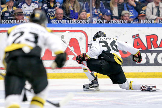 Brynäs Linus Ölund jublar