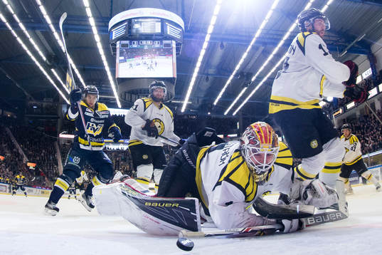 s Kevin Stenlund jublar, Brynäs Jonathan Granström,