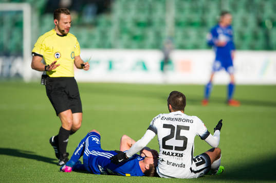 Häckens Egzon Binaku får en varning