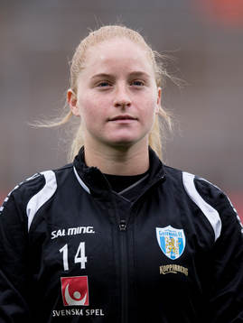 Göteborgs Savannah Levin på line up innan fotbollsmatchen