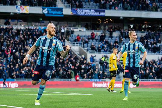 Djurgårdens Magnus Eriksson gör 3-0 och jublar med Gustav