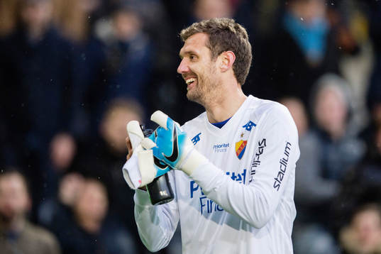 Djurgårdens målvakt Andreas Isaksson jublar