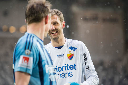 Djurgårdens målvakt Andreas Isaksson jublar