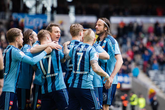 Djurgårdens Gustav Engvall gör 1-0 och jublar med Kim