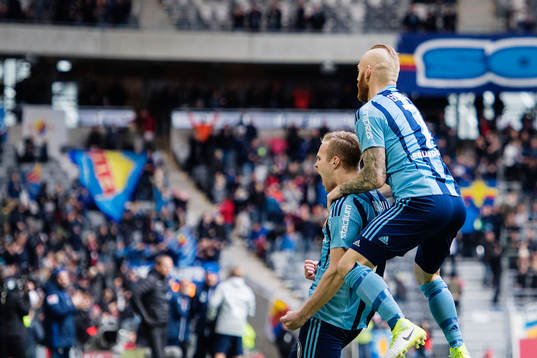 Djurgårdens Gustav Engvall gör 1-0 och jublar med Magnus