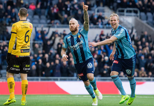 Djurgårdens Magnus Eriksson gör 3-0 och jublar med Gustav