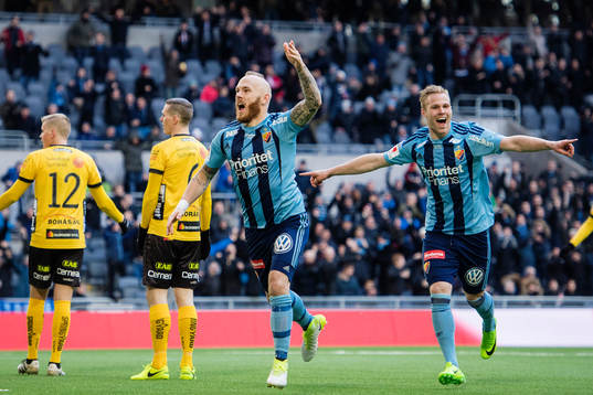 Djurgårdens Magnus Eriksson gör 3-0 och jublar med Gustav