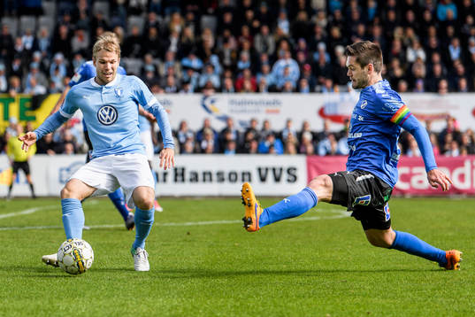 Malmö FFs Oscar Lewicki och Halmstads Ivo Pekalski