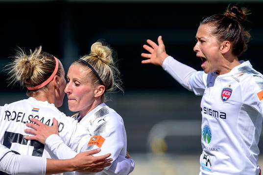 Rosengårds Sanne Troelsgaard Nielsen, Anja Mittag och