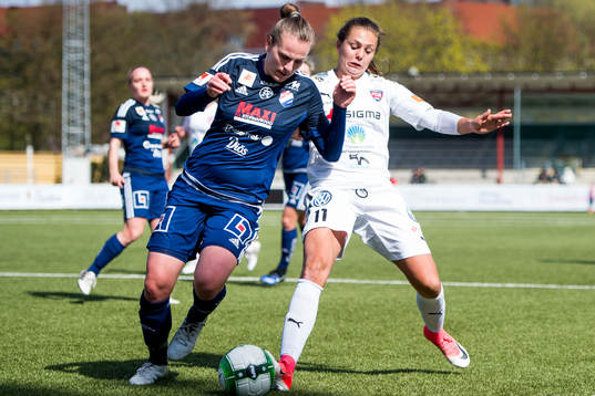 Kvarnsvedens Melisa Hasanbegovic och Rosengårds Lieke