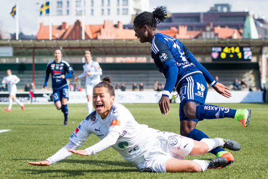 Rosengårds Alexandra Lowe Riley faller