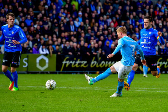 Malmö FFs Anders Christiansen gör 0-1