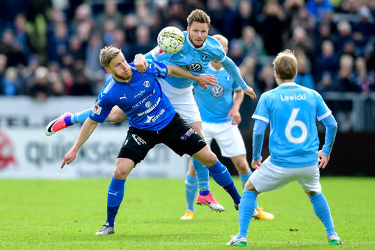 Halmstads Rebin Assad och Malmö FFs Lasse Nielsen