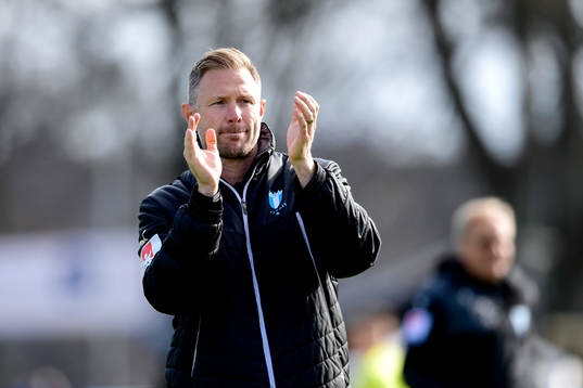 Malmö FFs tränare Magnus Pehrsson tackar publiken