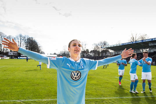 Malmö FFs Pawel Cibicki jublar