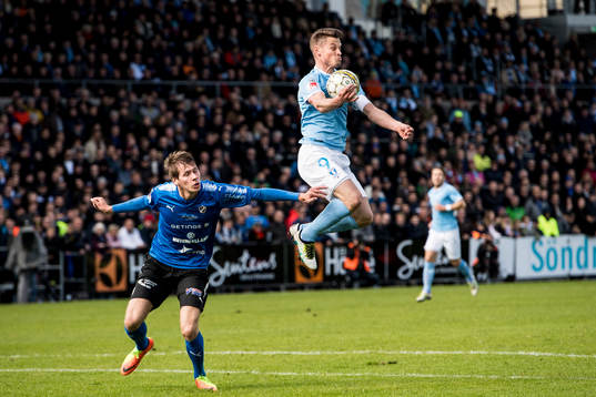 Malmö FFs Markus Rosenberg och Halmstads Marcus Johansson