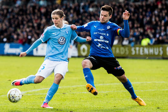 Malmö FFs Pawel Cibicki och Halmstads Ivo Pekalski