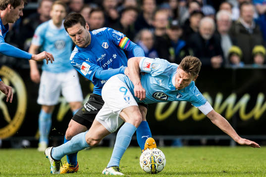 Malmö FFs Markus Rosenberg och Halmstads Ivo Pekalski