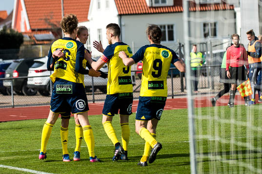 Ängelholms Andreas Karlsson jublar