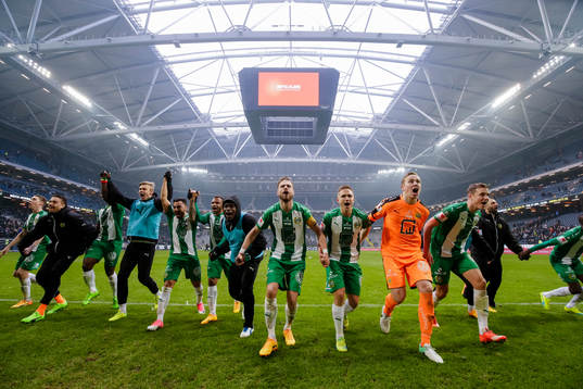 Hammarbys spelare jublar