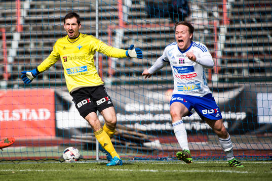 Luleås målvakt Vladimir Sudar och Emil Johansson