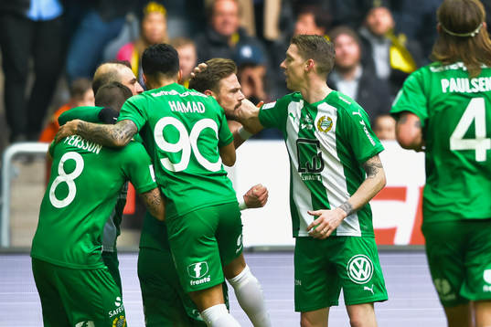 Hammarbys Arnór Smárason jublar