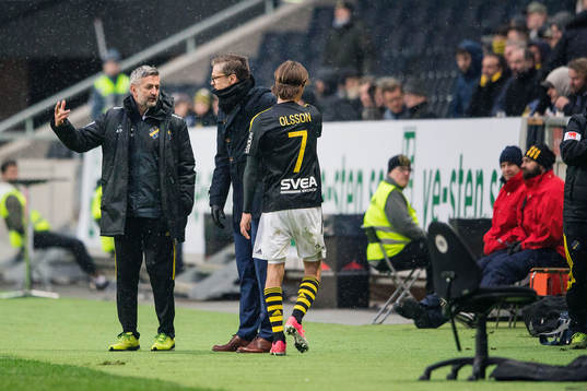 s tränare Rikard Norling och assisterande tränare Nebojsa