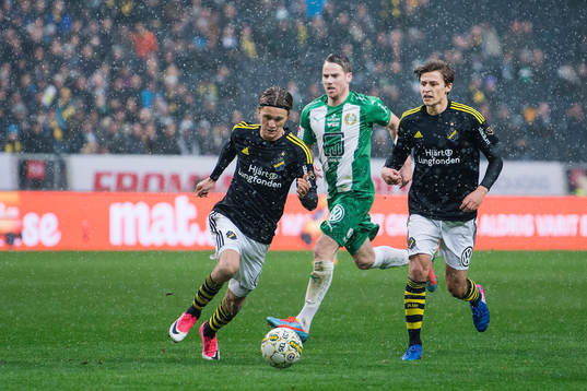 s Kristoffer Olsson och Simon Thern mot Hammarbys Johan