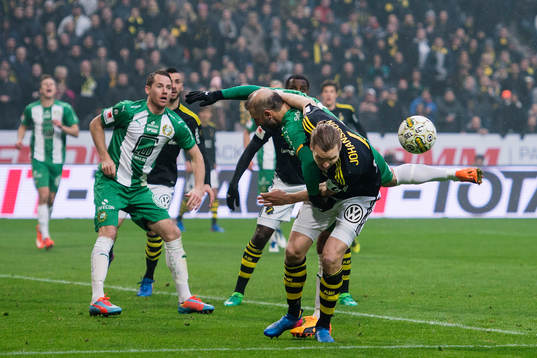 s Nils-Eric Johansson och Hammarbys Kennedy Bakircioglu