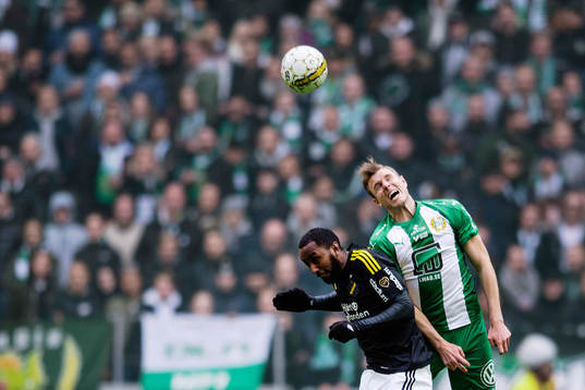 s Henok Goitom och Hammarbys Richard Magyar