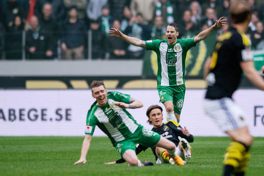 Hammarbys Johan Persson reagerar