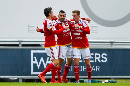 Degerfors spelare jublar