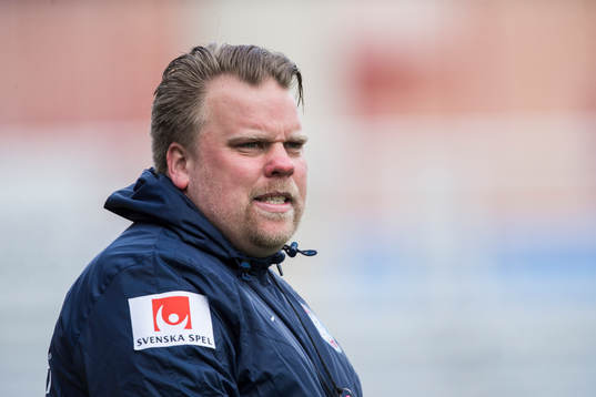 Eskilstuna Uniteds tränare Viktor Eriksson