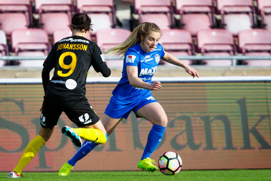 Hammarbys Amanda Johansson  och Eskilstuna Uniteds Mimmi