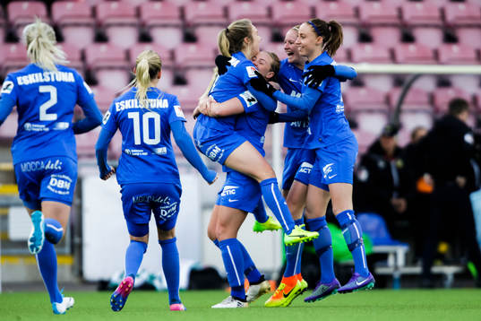 Eskilstuna Uniteds Fiona Brown jublar