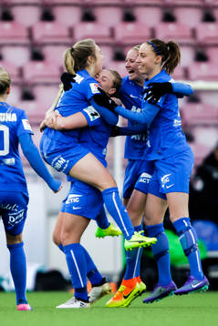 Eskilstuna Uniteds Fiona Brown jublar