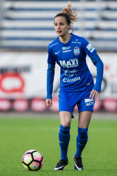 Eskilstuna Uniteds Nathalie Björn i aktion