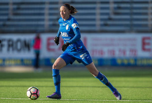 Eskilstuna Uniteds Petra Andersson i aktion