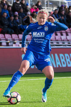 Eskilstuna Uniteds Hanna Glas i aktion