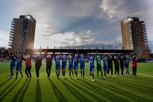 Eskilstuna Uniteds spelar jublar