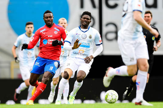 Gefles Kwame Bonsu och Helsingborgs Oke Akpoveta