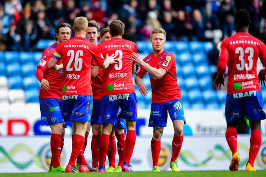 Helsingborgs spelare  jublar