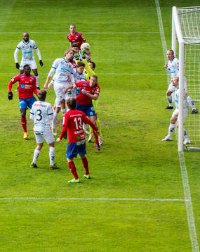 Gefles Johan Oremo nickar in självmål 1-1 i eget mål