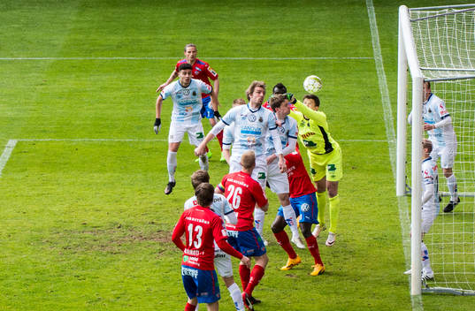Gefles Johan Oremo nickar in självmål 1-1 i eget mål