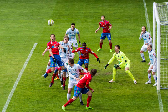Helsingborgs Frederik Helstrup mot Gefles Johan Oremo