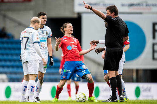 Helsingborgs Jesper Lange och Gefles Deniz Hümmet i
