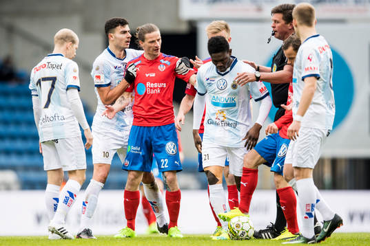 Helsingborgs Jesper Lange i tjafs med Gefles Deniz Hümmet