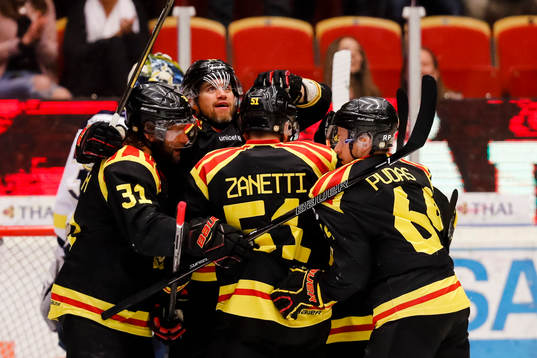 Brynäs Daniel Paille jublar
