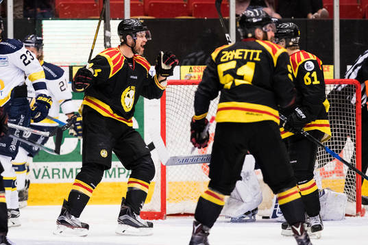 Brynäs Daniel Paille jublar