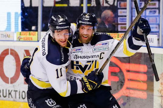 s Simon Önerud och Martin Thörnberg jublar